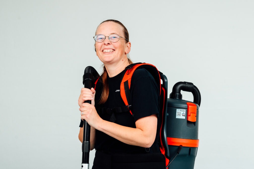 Jonna Knudsen, rengøring — uformelt foto